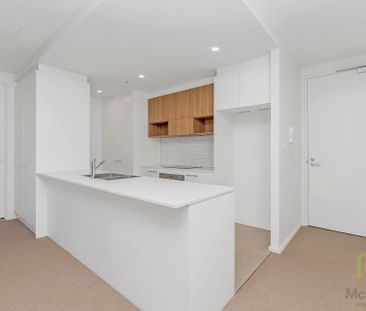 Sleek one-bedroom apartment - Photo 6