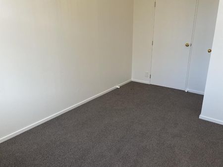 Two-bedroom Central City apartment - Photo 4