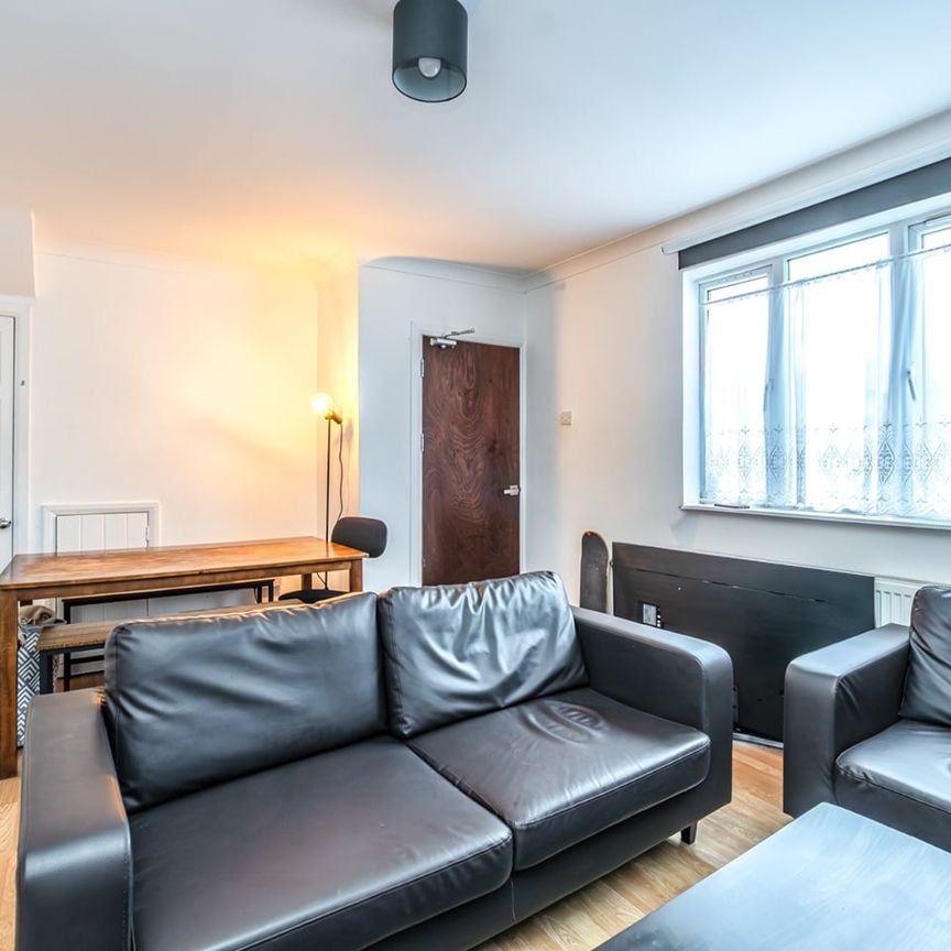 4 Bed End Terrace, Streimer Road, E15 - Photo 1