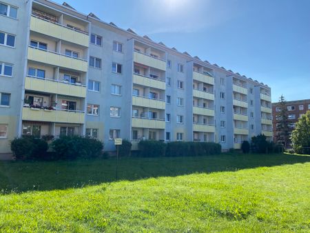 Ihre Familienwohnung mit tollem Ausblick vom Balkon - Photo 3