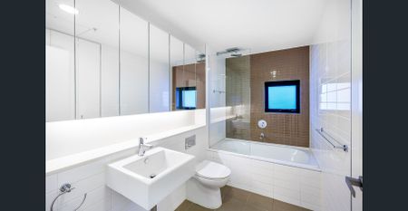 Expansive and Elevated 3-Bedroom Penthouse - Photo 4