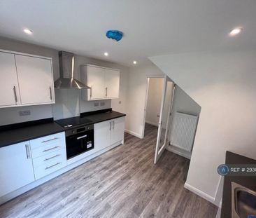 3 bedroom terraced house to rent - Photo 6
