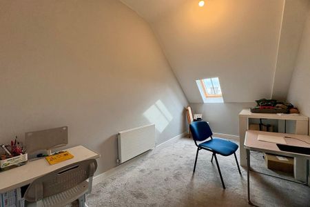 3 bedroom flat to rent - Photo 3