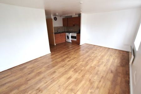 2 Bedroom 1st Floor apartment - Photo 4