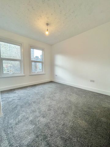 2 Bed Flat, Morieux Road, E10 - Photo 2