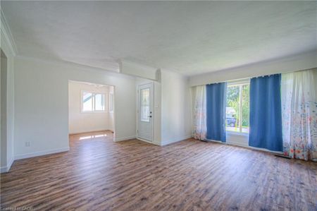 For Lease - 24 Prince Street, Waterloo, Ontario - Photo 2