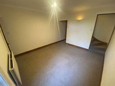 Clarence Road, Wisbech, PE13 - Photo 2