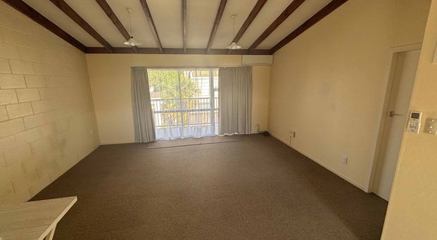 Tidy 1 Bedroom - Photo 1