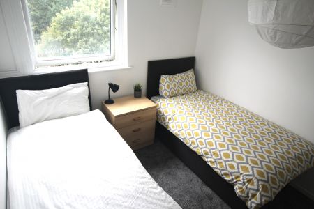 2 Bedroom Apartment - Photo 4