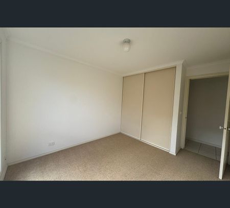 2/102 McClelland Street, Bell Park, Vic 3215 - Photo 2