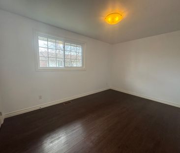 For Lease - 5852 FRONTENAC Street Unit# 8, Niagara Falls, Ontario - Photo 2