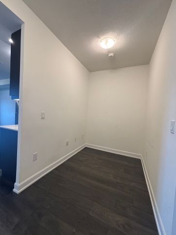 For Lease - 3200 William Coltson Avenue Unit# 426, Oakville, Ontario - Photo 4