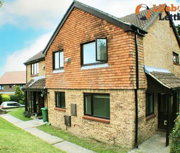 Turnpike Hill, Hythe - Photo 1