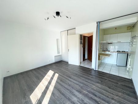 Location Appartement 1 pièce 25m² - Photo 2