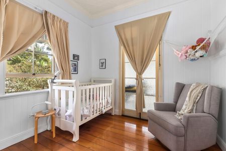 Fully Furnished - Charming Furnished Home in the Heart of Wilston - Photo 4