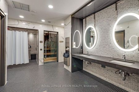 For Lease - 1 Edgewater Drive Unit# GPH 25, Toronto, Ontario - Photo 2