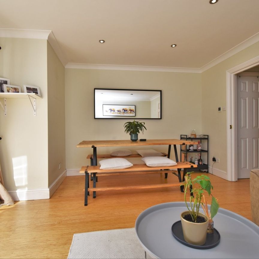Terraced House to rent - Cressingham Road, London, SE13 - Photo 1