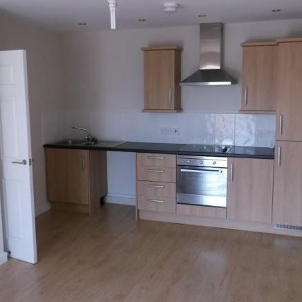 High specification 1 and 2 bedroom apartments to let from £465 PCM. - Photo 3