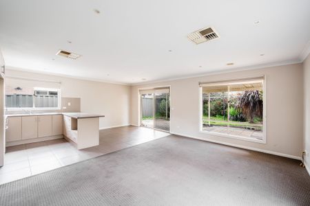 Location Location! - Photo 4