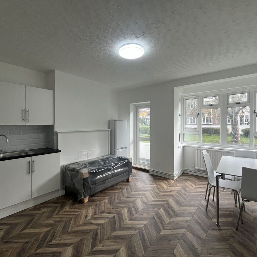 1 Bed Flat, Parrington House, SW4 - Photo 1