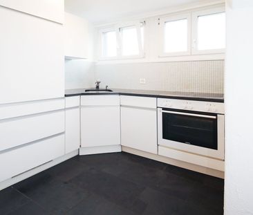 Renovierte 2.5-Zimmer-Dachwohnung - Photo 1