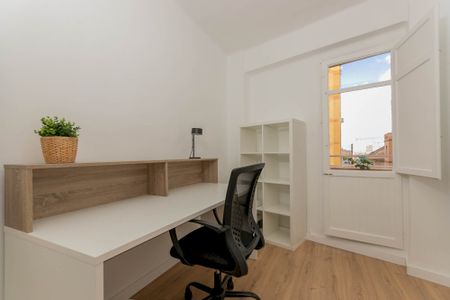 Beautiful apartment at Calle Salvador Almenar - Photo 3