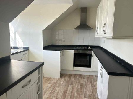 2 bedroom flat to rent - Photo 3