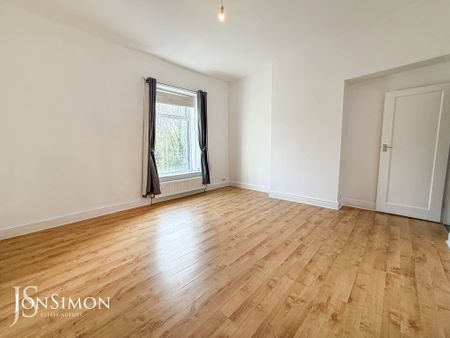 Burnley Road East - Photo 5