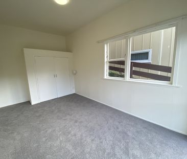 Owhiro Bay Living - Photo 4