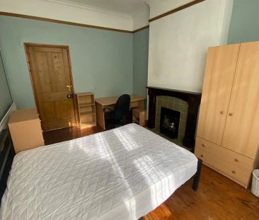 Lorne Road (4 bed) - Photo 2