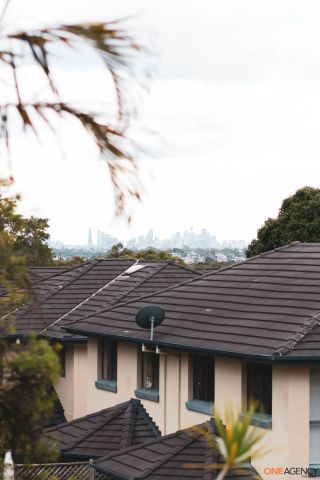 “TOWNHOUSE LIVING” - Photo 5