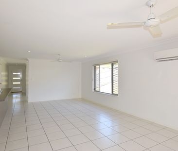 SPACIOUS MODERN FAMILY HOME - Photo 4