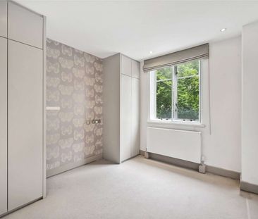 Rarely available, exceptional 4 bedroom apartment overlooking Bryanston Square gardens - Photo 1