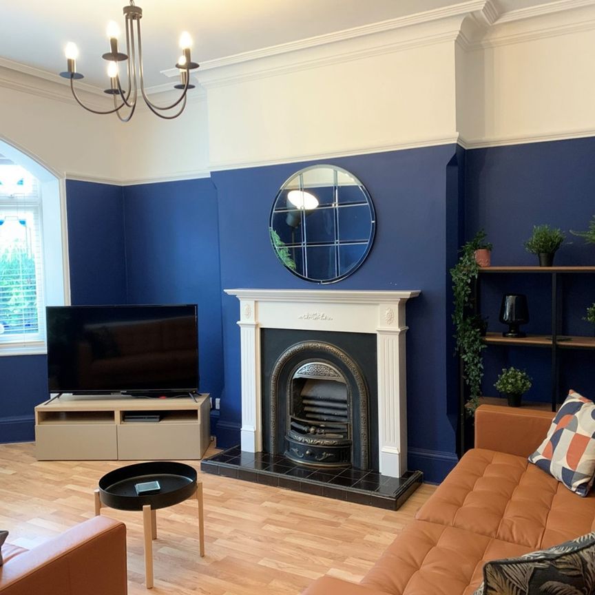 5 Bed Detached House, Balmoral Avenue, NG2 - Photo 1