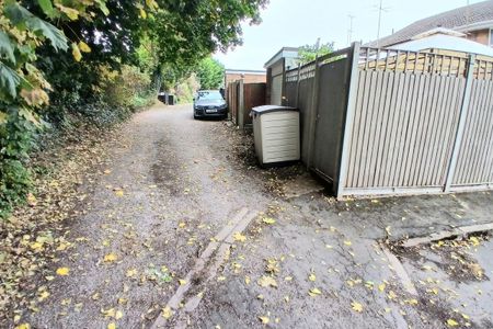 Burghley Close - Photo 4