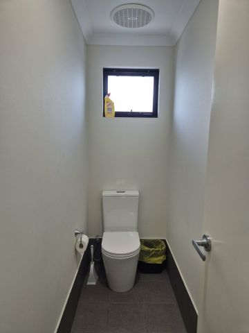 Low-Maintenance Family Home - Photo 4