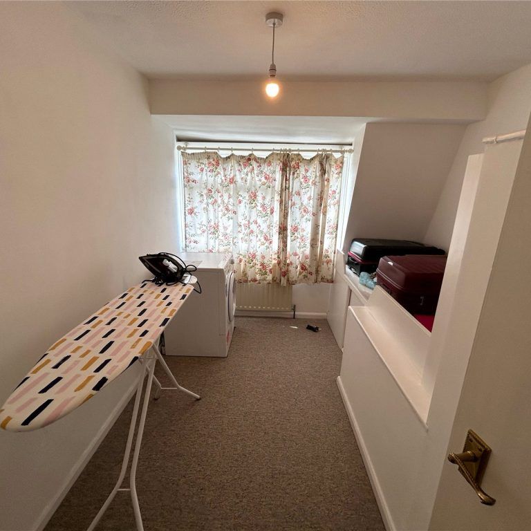 3 Bedroom House - Moat Drive, Gosport - Photo 1