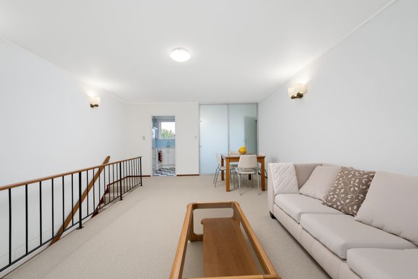 Not your average Townhouse - Photo 1
