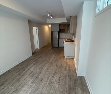 498 Plains Road E #TH01 - Photo 5