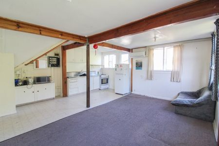 The Attic - Character 6 Bedroom Flat in Historic Building for 2026 - Photo 2