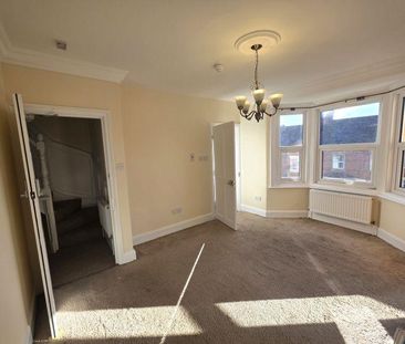 4 bedroom terraced house to rent - Photo 3