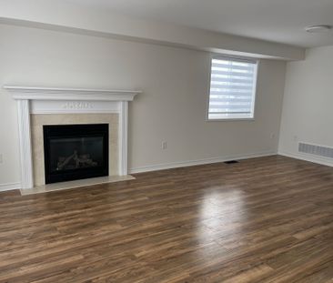 For Lease - 14 Downing Crescent, Barrie, Ontario - Photo 2