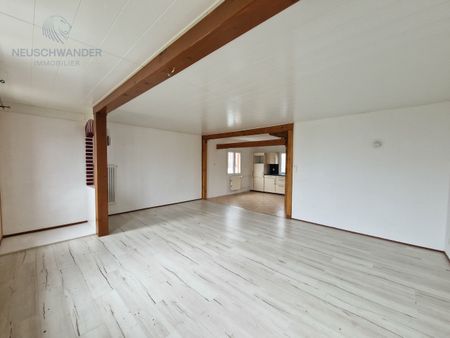 Apartment in a two-family rental house - Photo 2