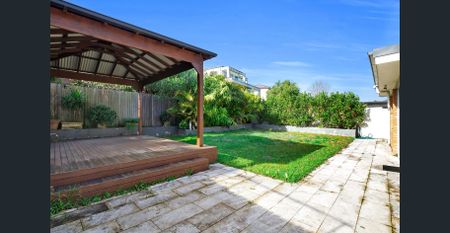 Stunning Family Home In Prime Location - Photo 5