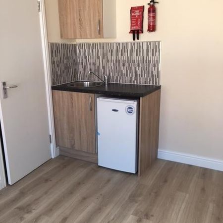 Studio Flat, Sydenham Road, SE26 - Photo 3