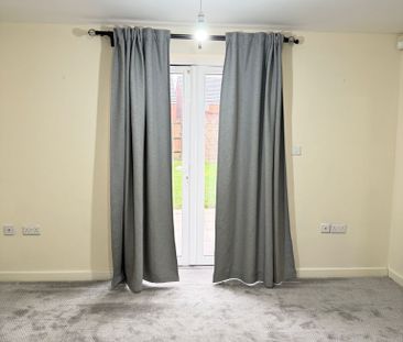 21 Baynton Drive, Wolverhampton, West Midlands, - Photo 2