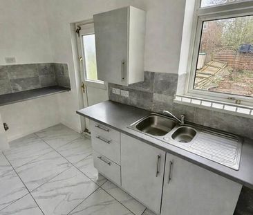 2 bedroom semi-detached house to rent - Photo 2