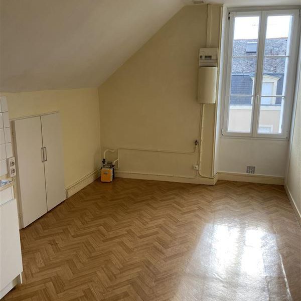 A LOUER ANGERS LA MADELEINE - T3 situé rue Volney ... - Photo 1