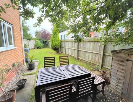 2 Bedroom Apartment To Let - Photo 3