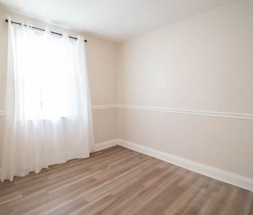 1 BEDROOM HOUSE IN ST.CATHARINES!!! - Photo 1